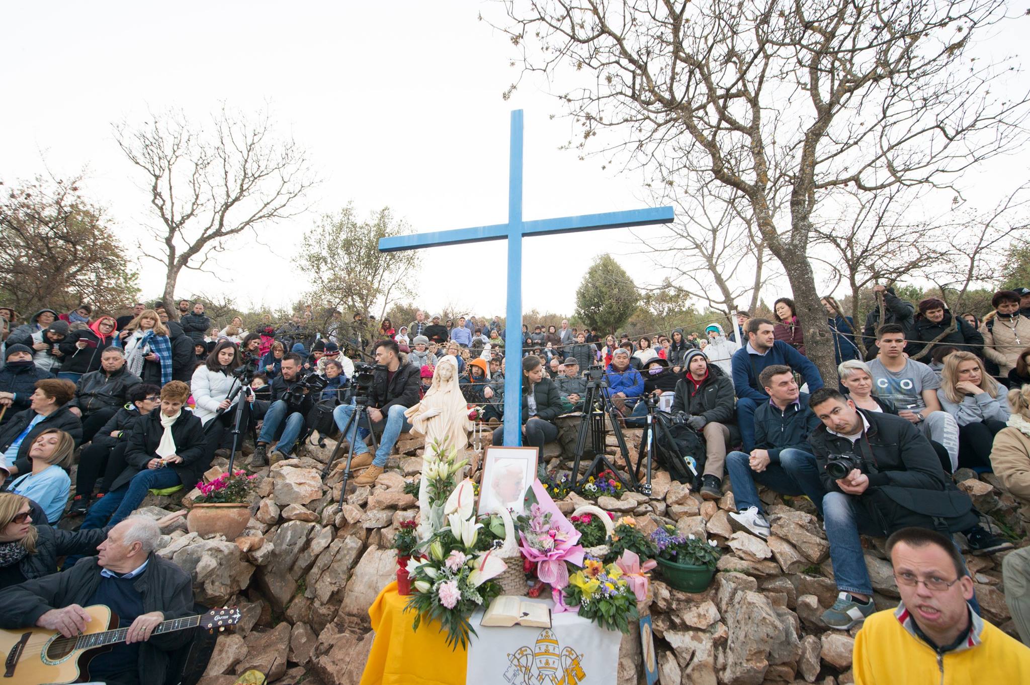 aparicic3b3n-de-la-virgen-a-mirjana-en-medjugorje-el-2-de-abril-de-2017-1.jpg