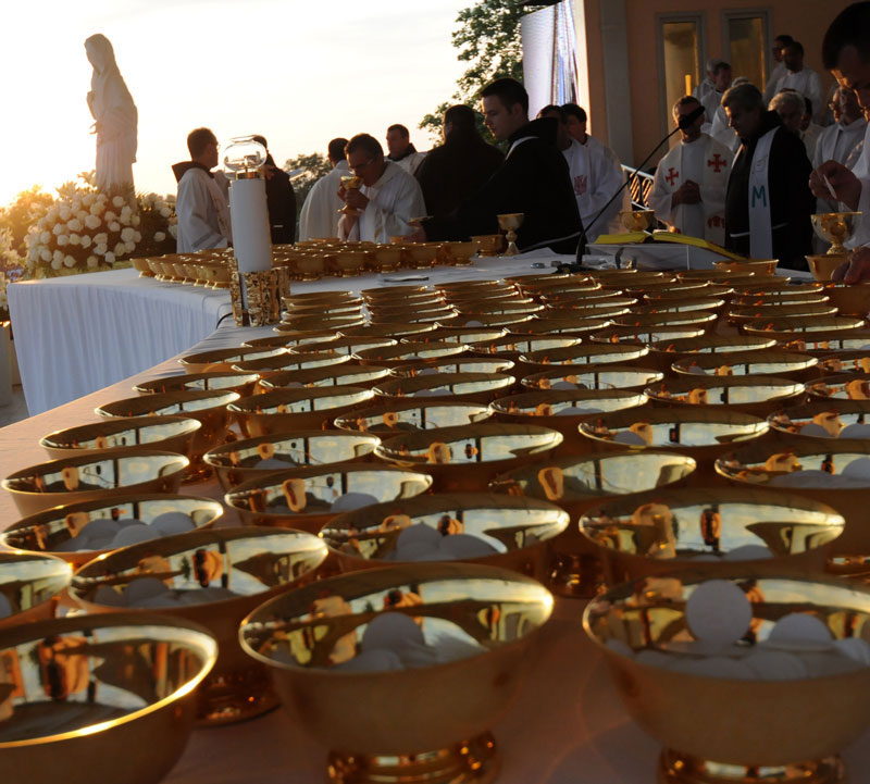 Medjugorje-HolyMass.jpg